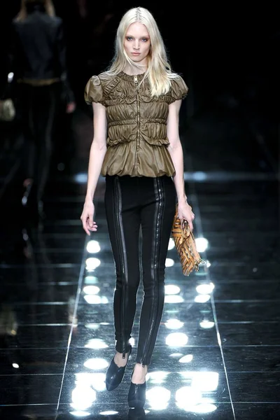 Look 23